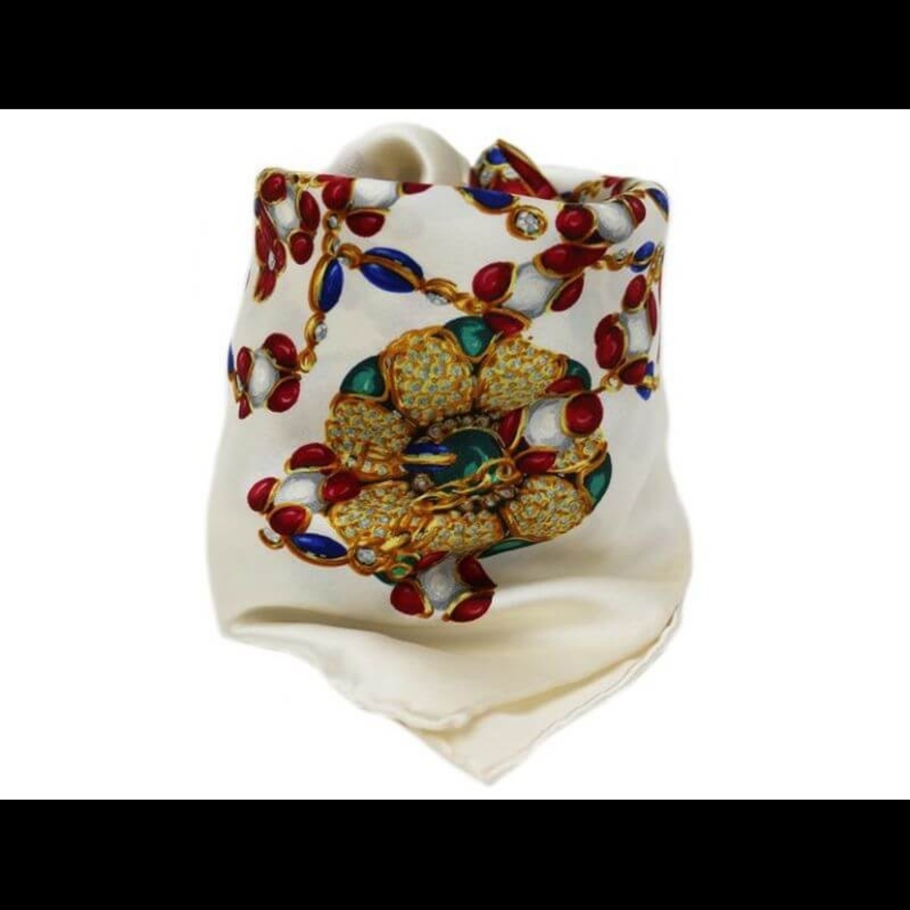 💯 authentic CHANEL Bijou Motif Scarf